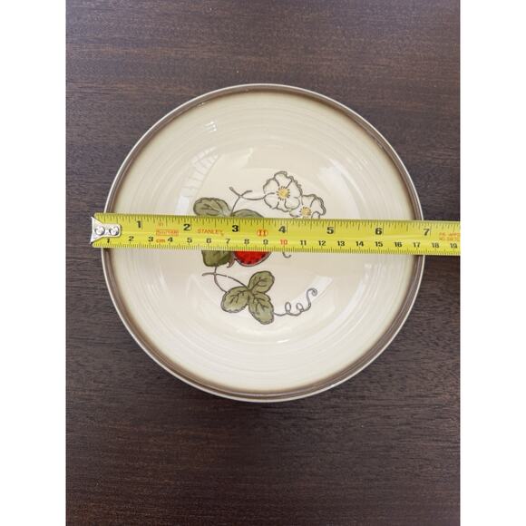 Poppy Trail By Metlox Salad Soup Bowl Made in California Vtg Strawberry Floral - Picture 11 of 16